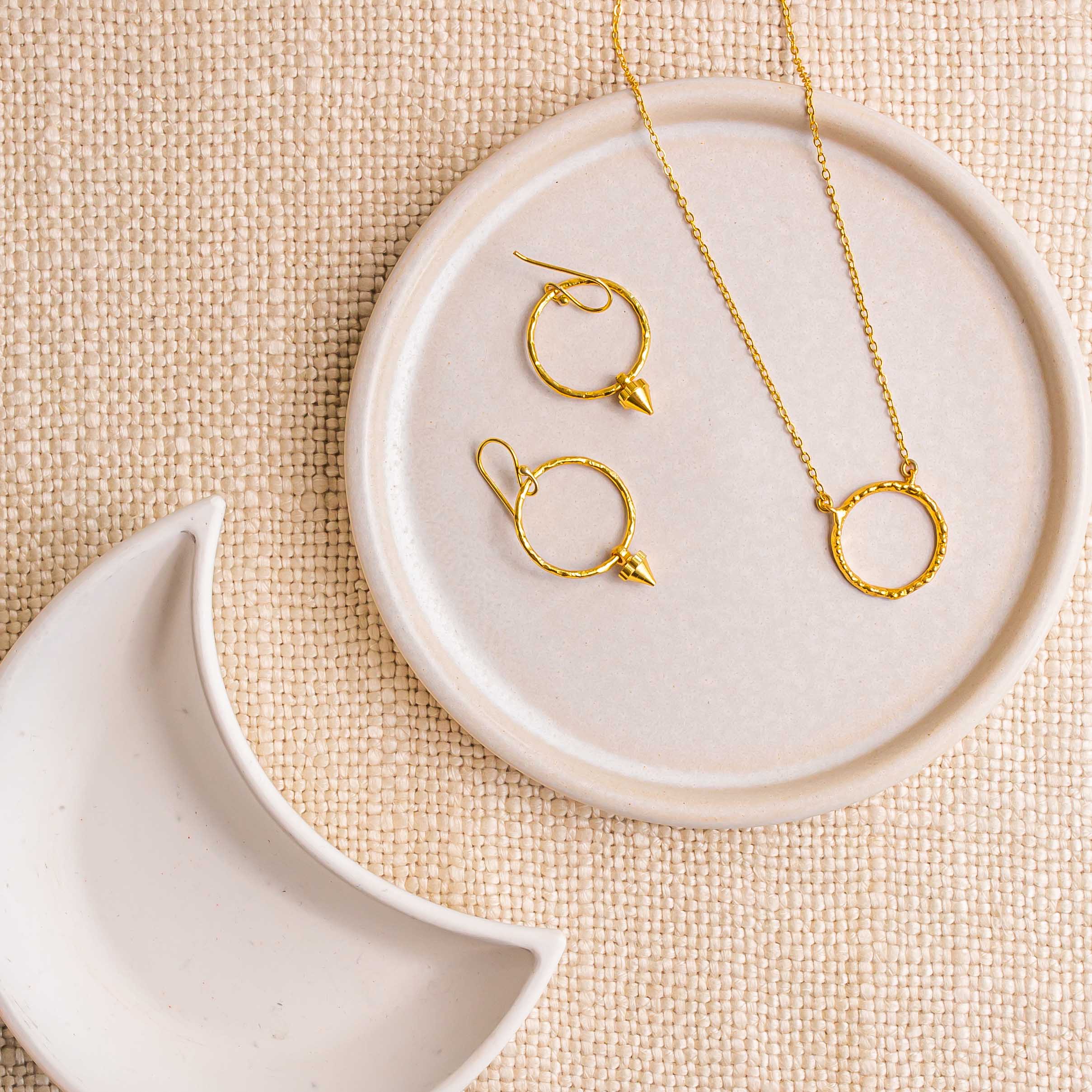 Nia Gold Ring Pendant Necklace - Image 3