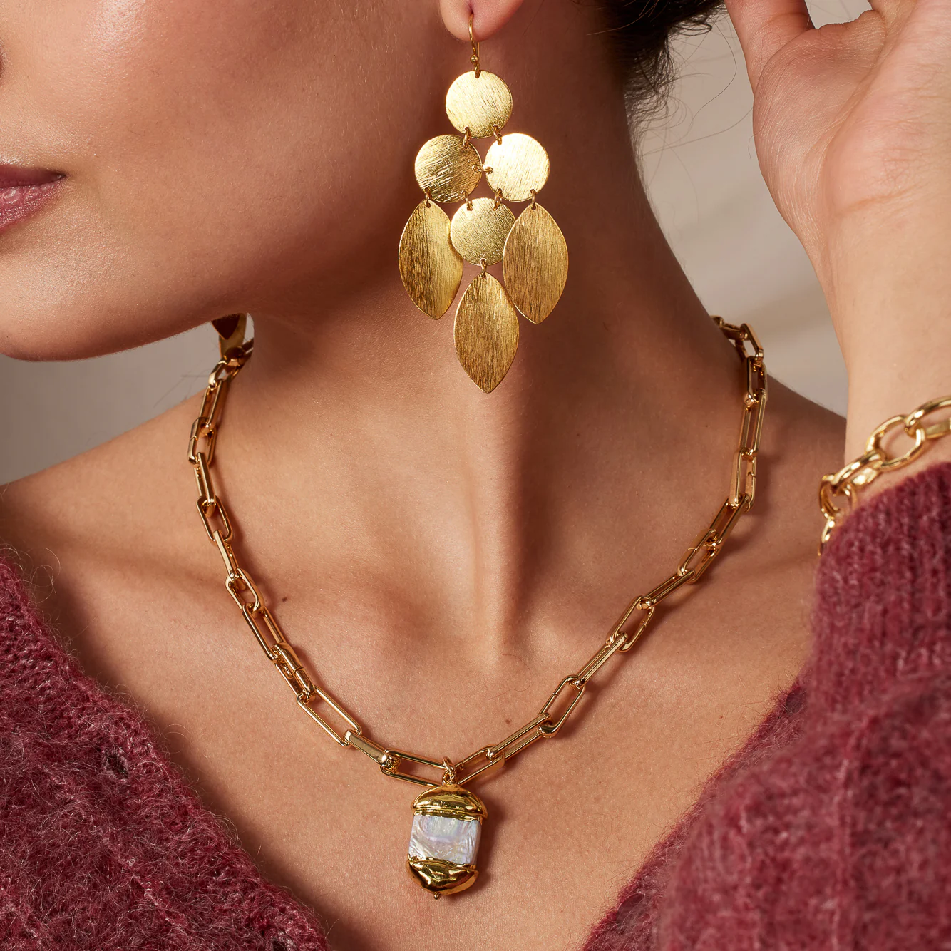 Erin Gold Chain Necklace - Image 4