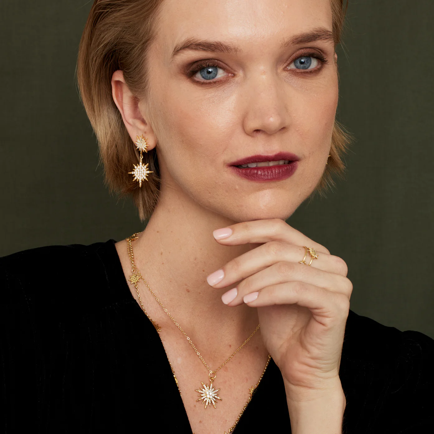 Elsa Star Earrings Gold - Image 2