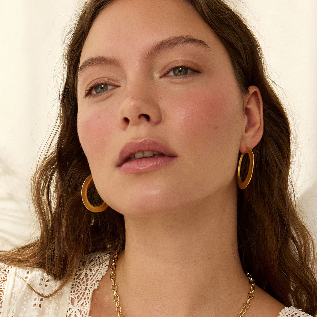Georgia Hoop Earrings Gold - Image 2