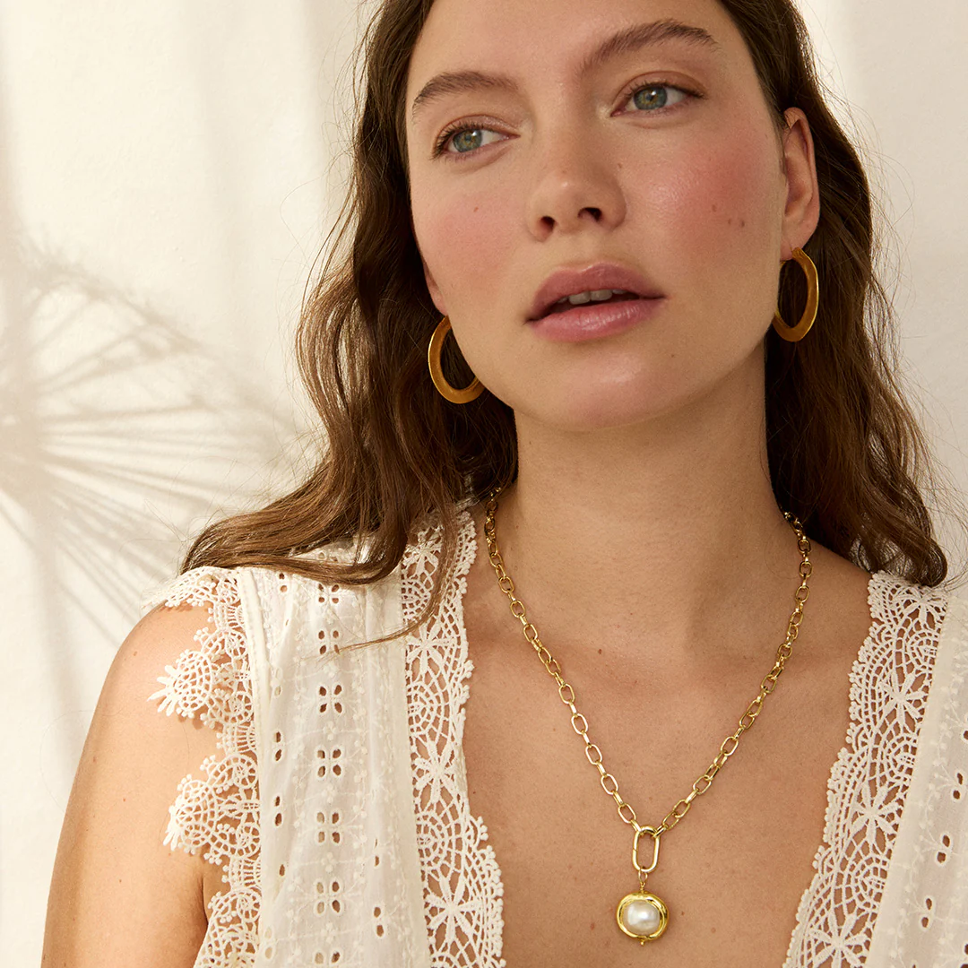 Georgia Hoop Earrings Gold - Image 3