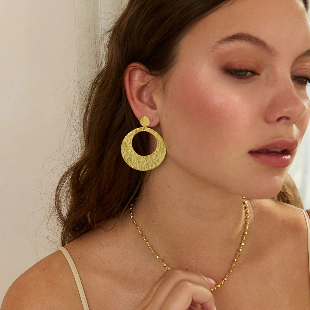 Lisbon Earrings Gold - Image 2