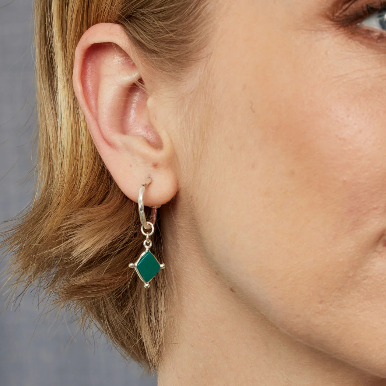 Lyra Silver Green Onyx Earrings - Image 2
