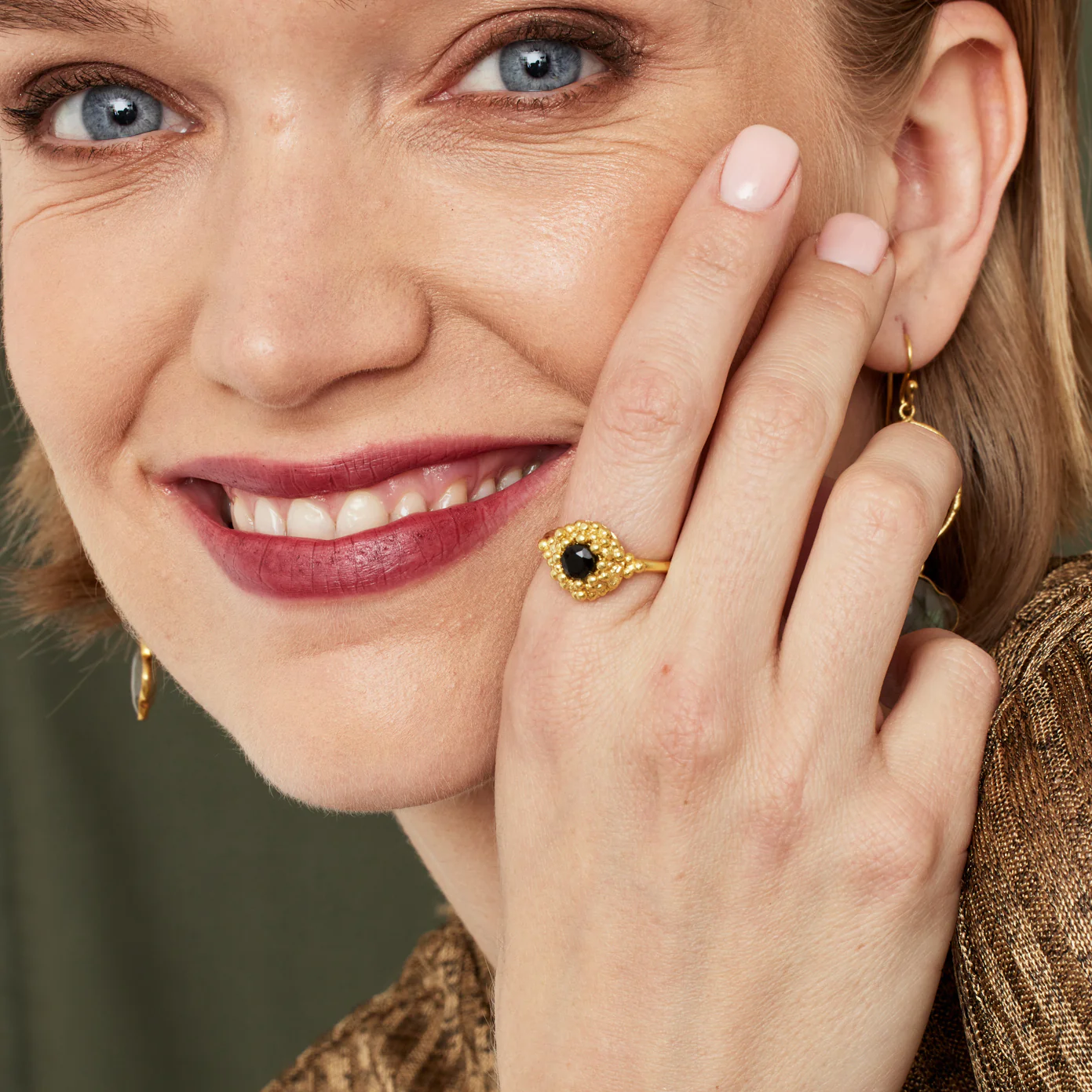 Maine Black Onyx Flower Ring - Image 2