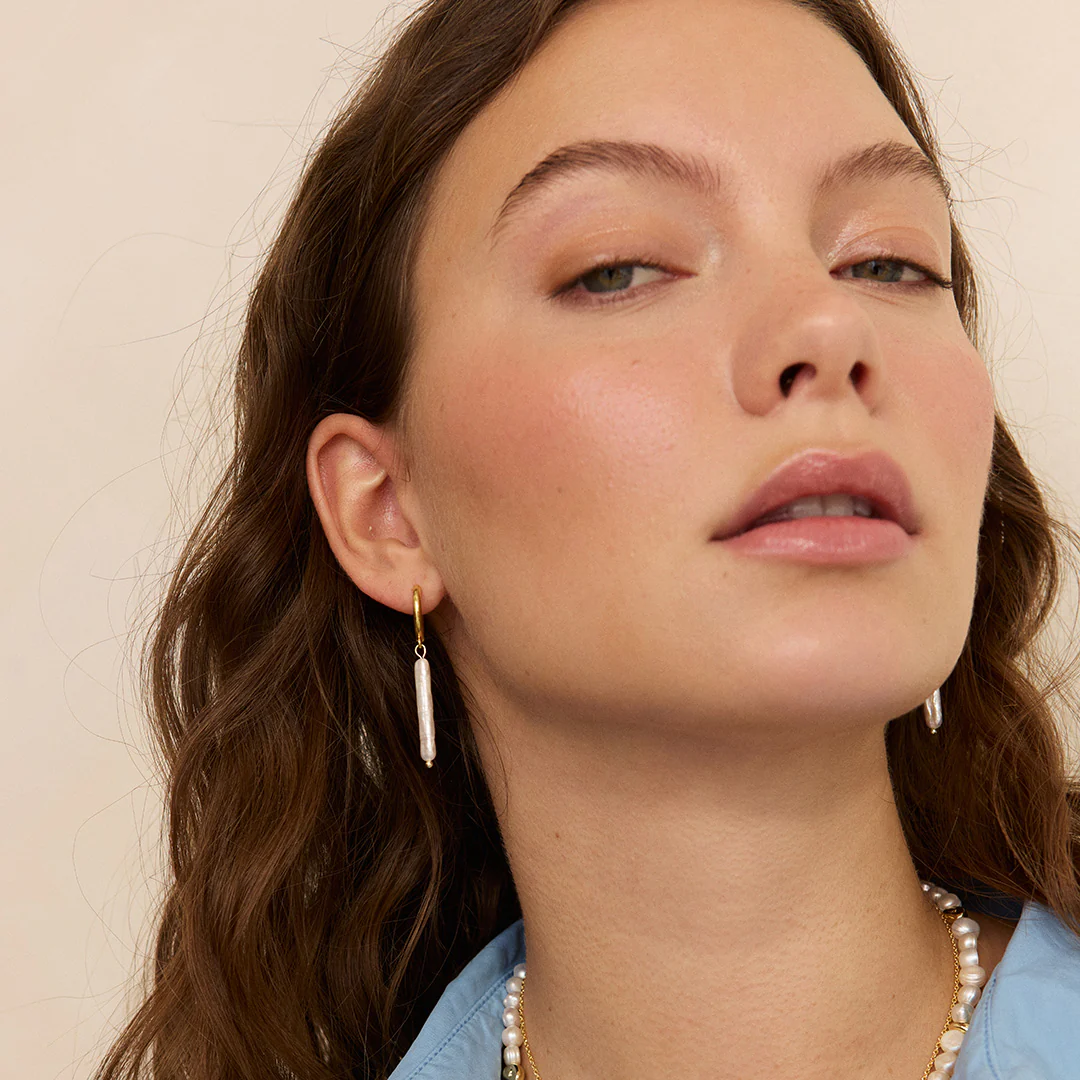 Milos Long Pearl Huggies Gold - Image 3