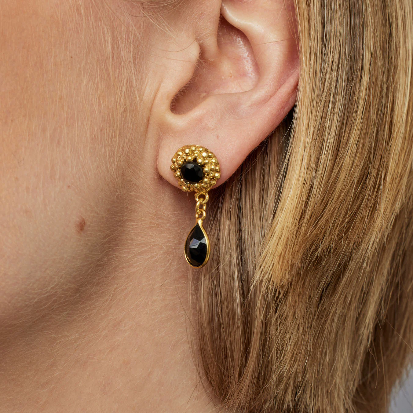 Neve Black Flower Earrings - Image 2