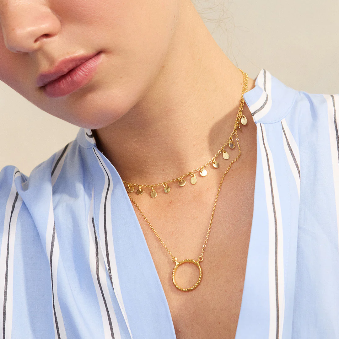 Nia Gold Ring Pendant Necklace - Image 4