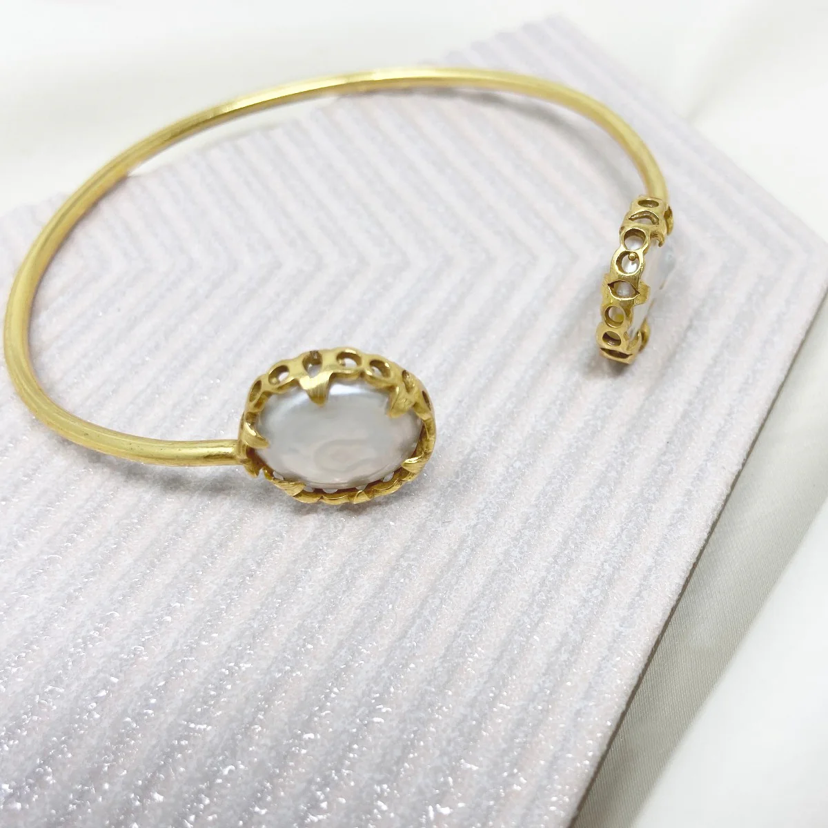 Petite Pearl Bangle - Image 4