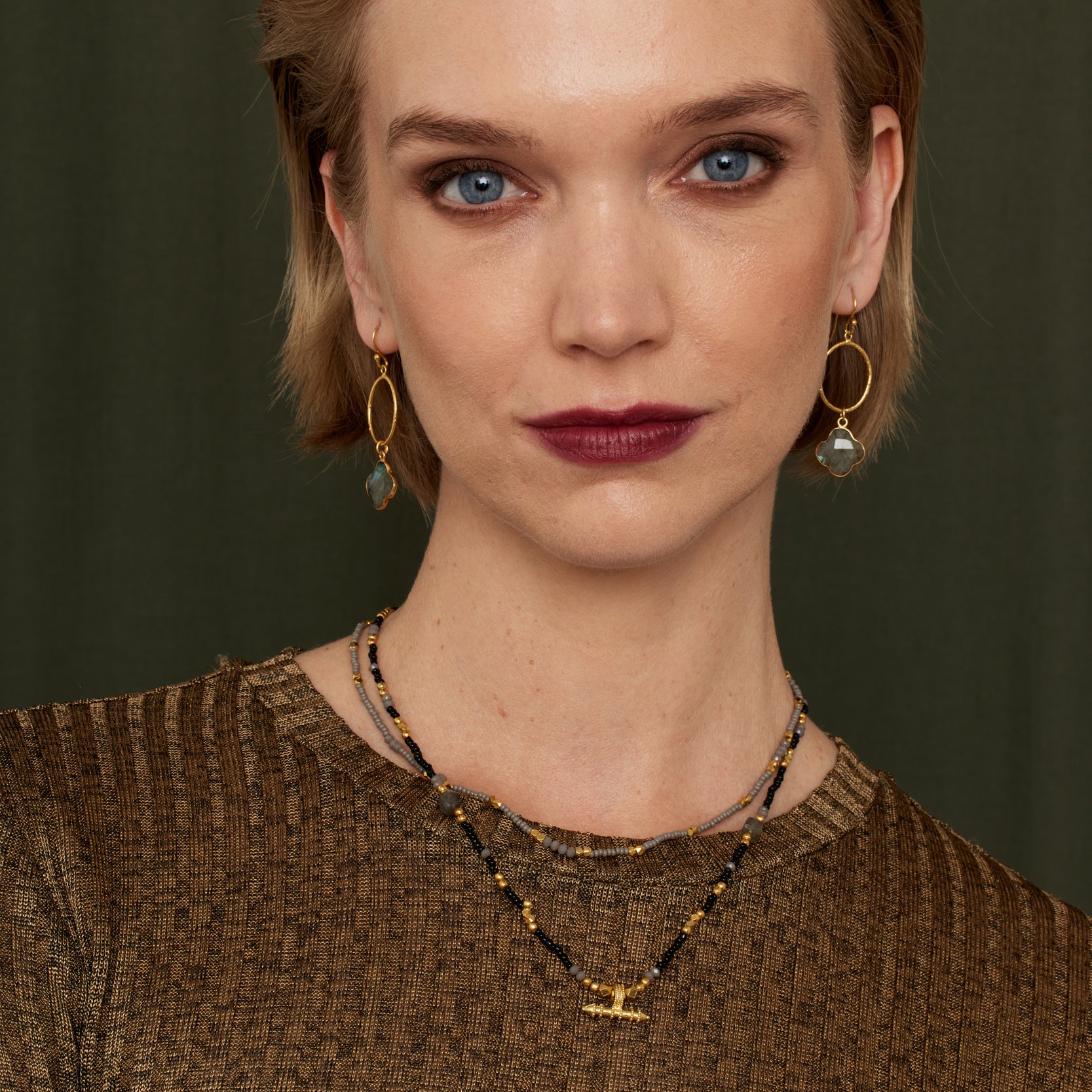 Sadie Black & Grey Beaded Necklace with Gold T-bar - Image 2