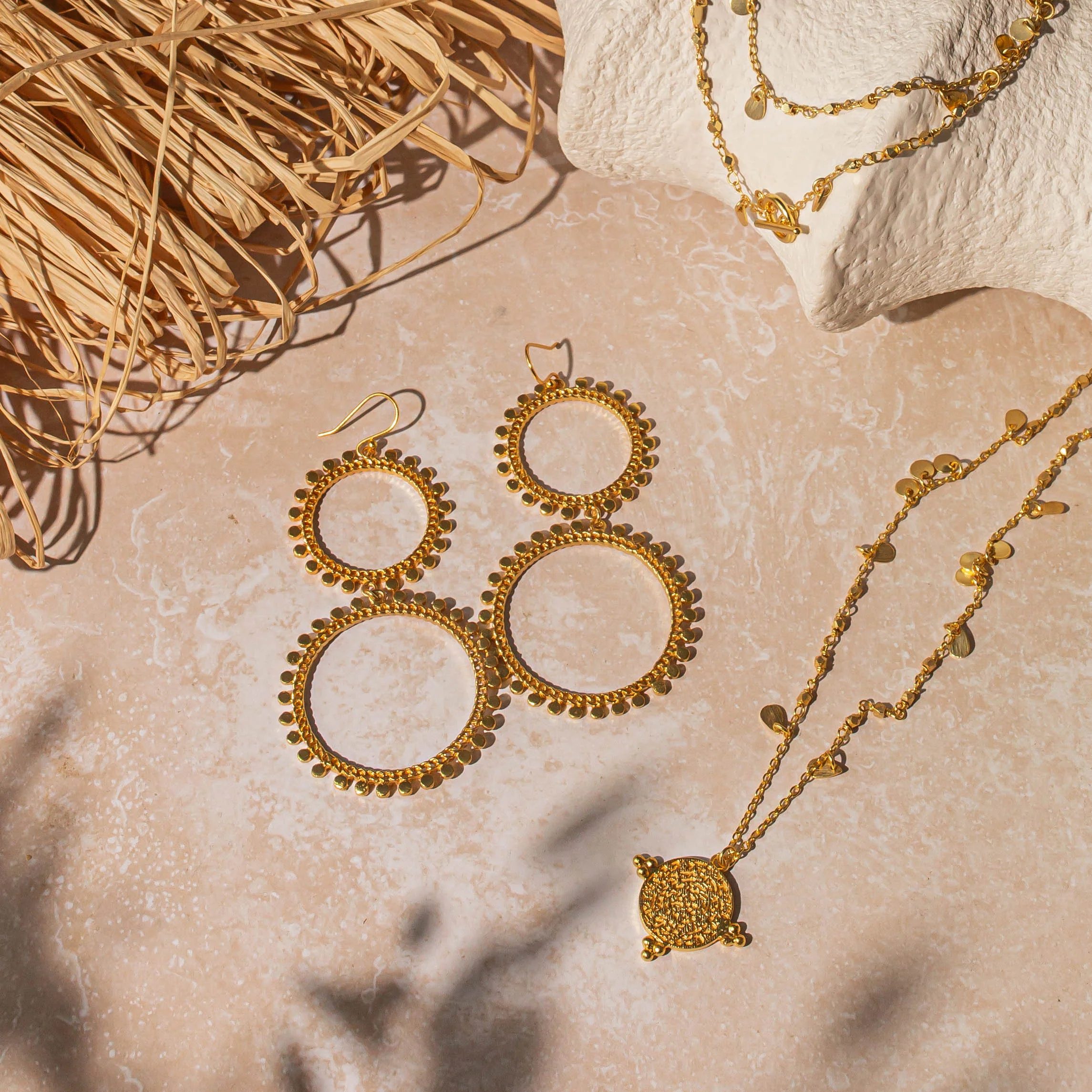 Santorini Short Gold Necklace - Image 3