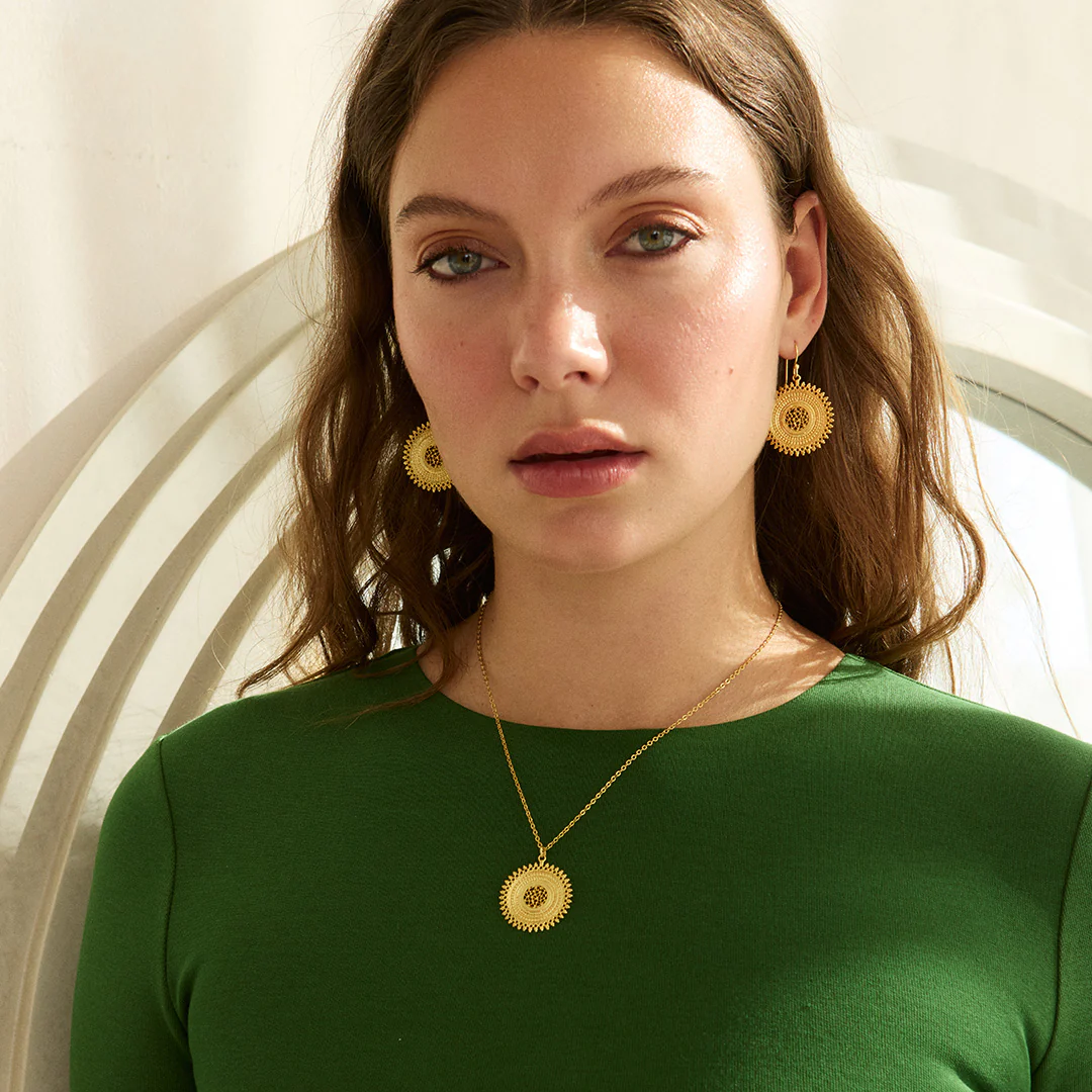 Sole Gold Pendant Necklace - Image 4