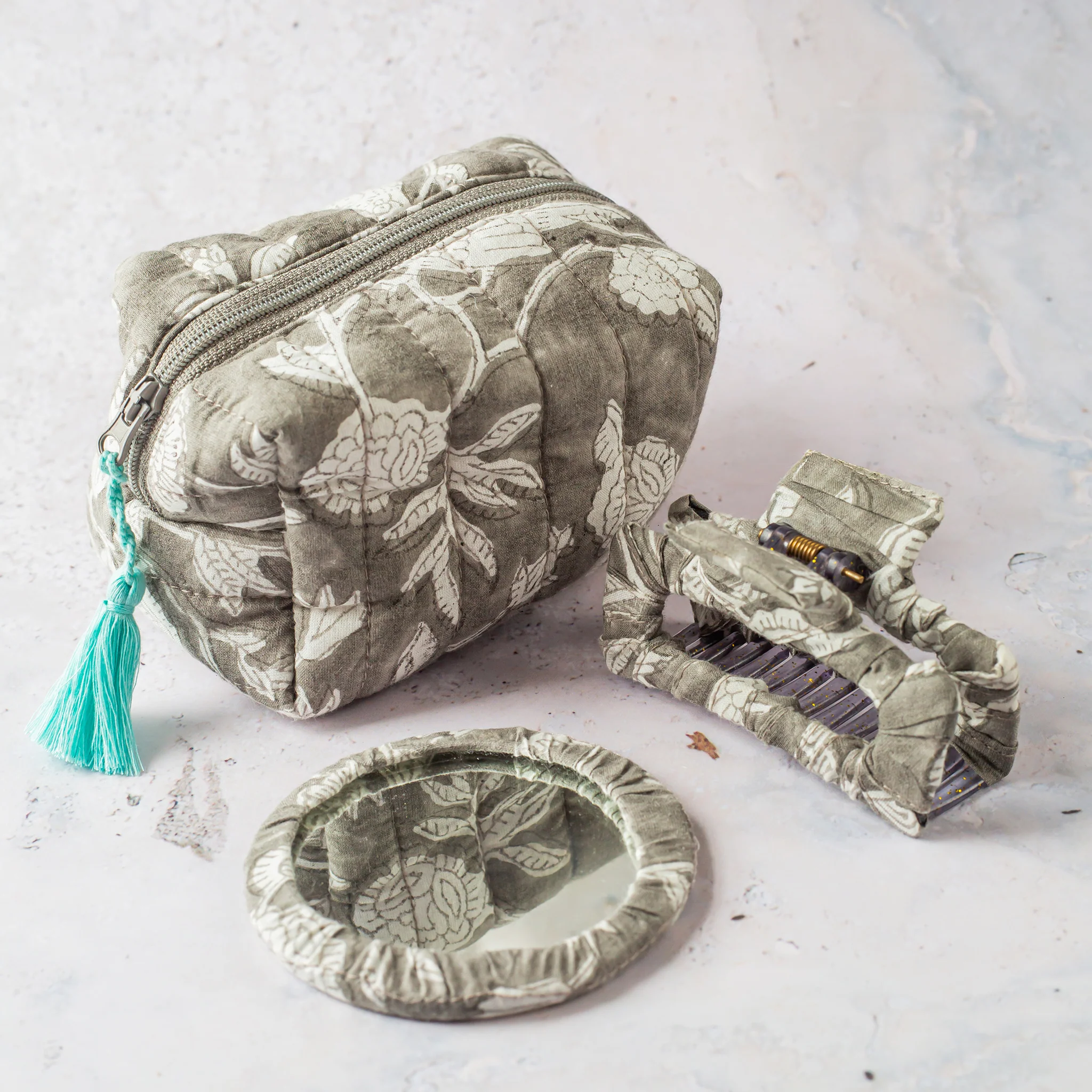 The Compact Cosmetic Set - Image 5